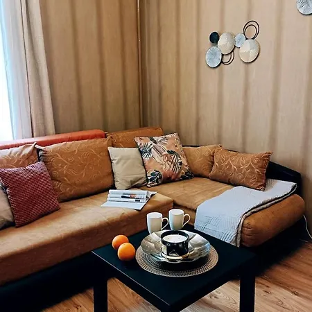 Street One Apartman *